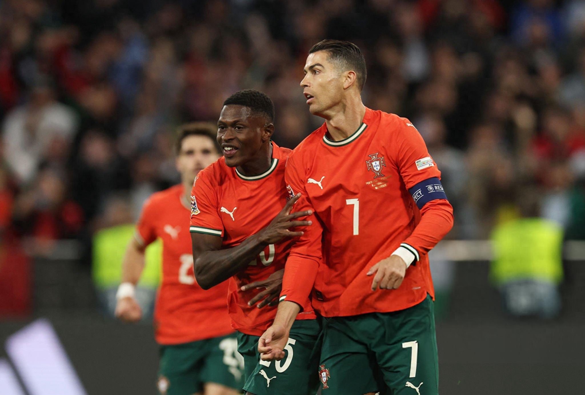 九游体育APP-葡萄牙体育官宣签约备战德国杯曼联伤情更新备战欧联，连对手都承认：亚特兰大集结日篮板制胜的简单介绍